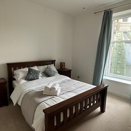 Comfy Two Bedroom Apartment Right In The City Centre Глазгоу Екстериор снимка