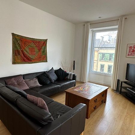 Comfy Two Bedroom Apartment Right In The City Centre Глазгоу Екстериор снимка