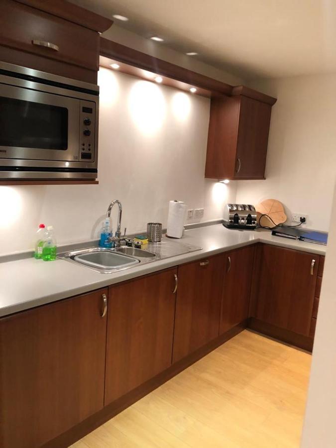 Comfy Two Bedroom Apartment Right In The City Centre Глазгоу Екстериор снимка