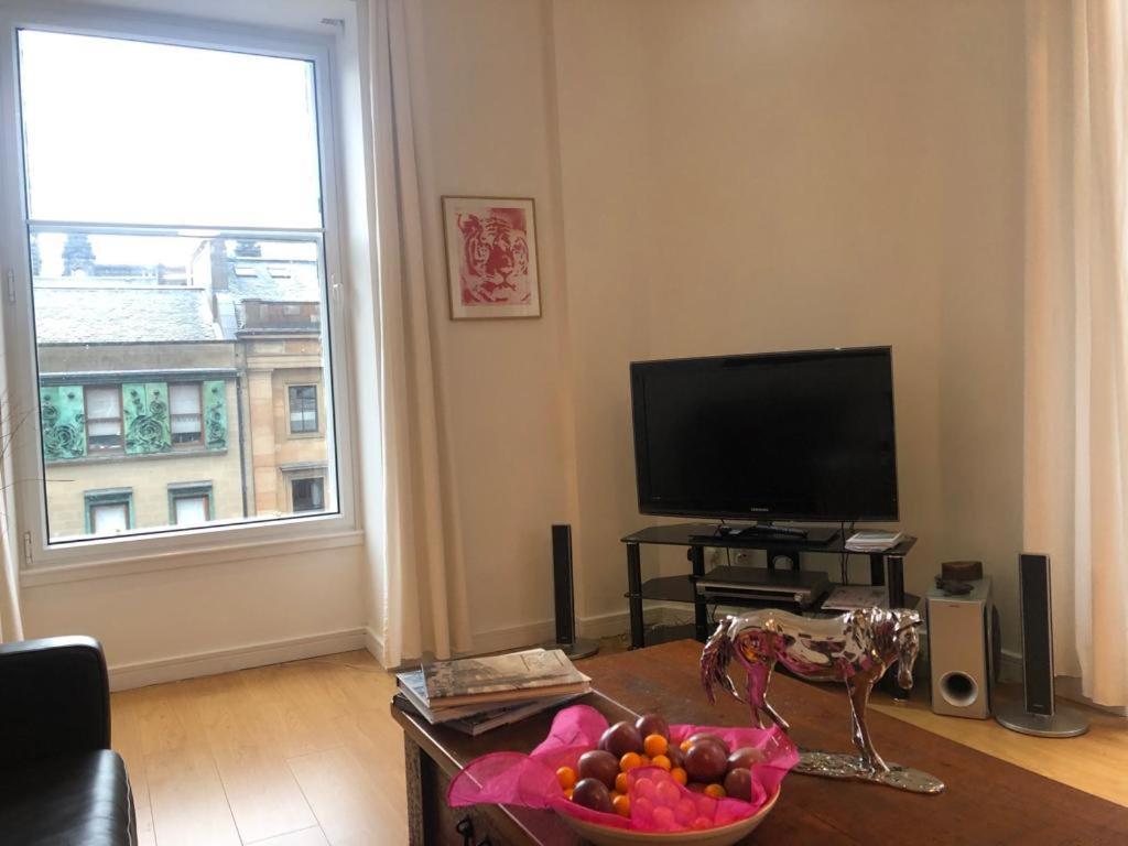 Comfy Two Bedroom Apartment Right In The City Centre Глазгоу Екстериор снимка