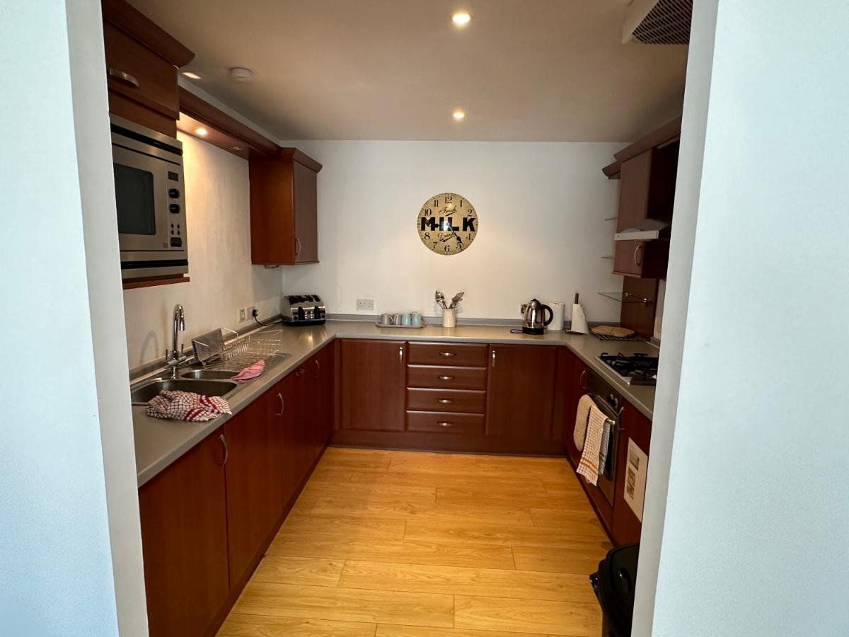 Comfy Two Bedroom Apartment Right In The City Centre Глазгоу Екстериор снимка